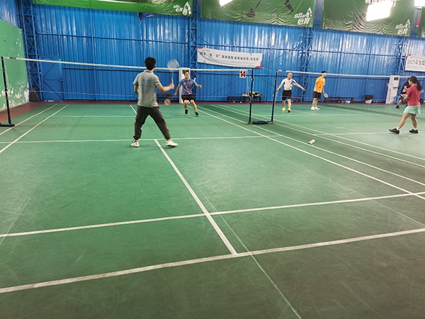 HTF DWDM team go out for play badminton